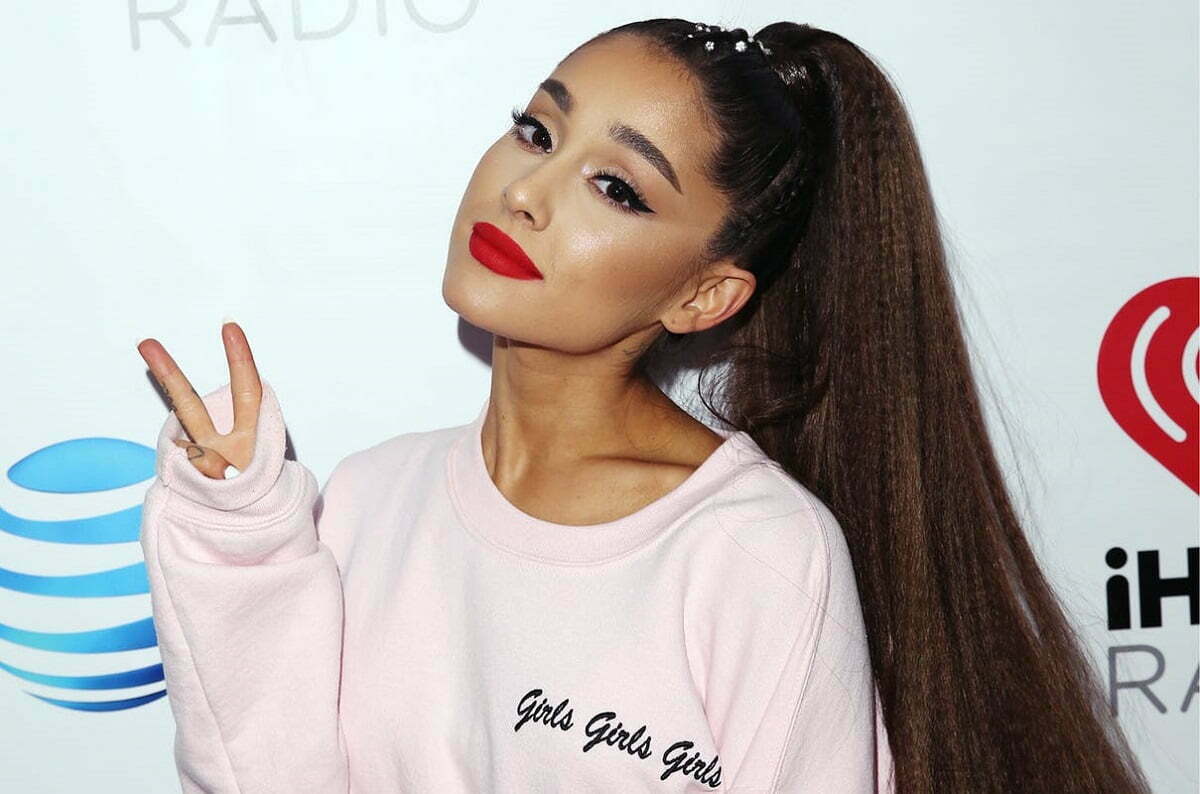 Ariana Grande u përgjigjet komenteve për peshën