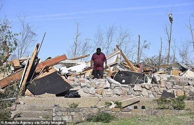 Çfarë lanë pas tornadot në SHBA (FOTO)