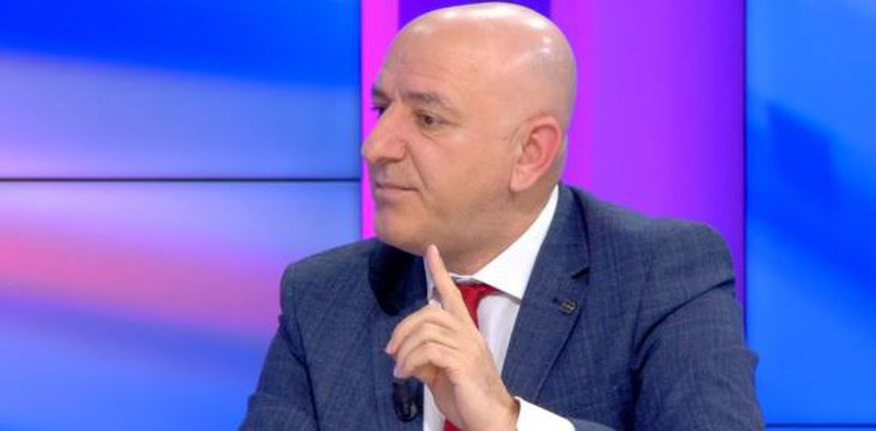 “Po dalim në pension me Sali Berishën”,  shpërthen Roland Bejko: Për 32 vite politika na ka zënë frymën &#8230;