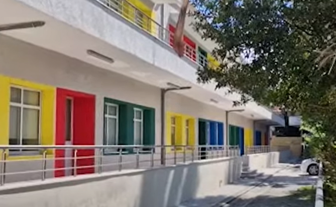 U jepnin ushqim të skaduar, Prokuroria e Vlorës nis hetimet për skandalin e qendrës për personat me aftësi të kufizuara