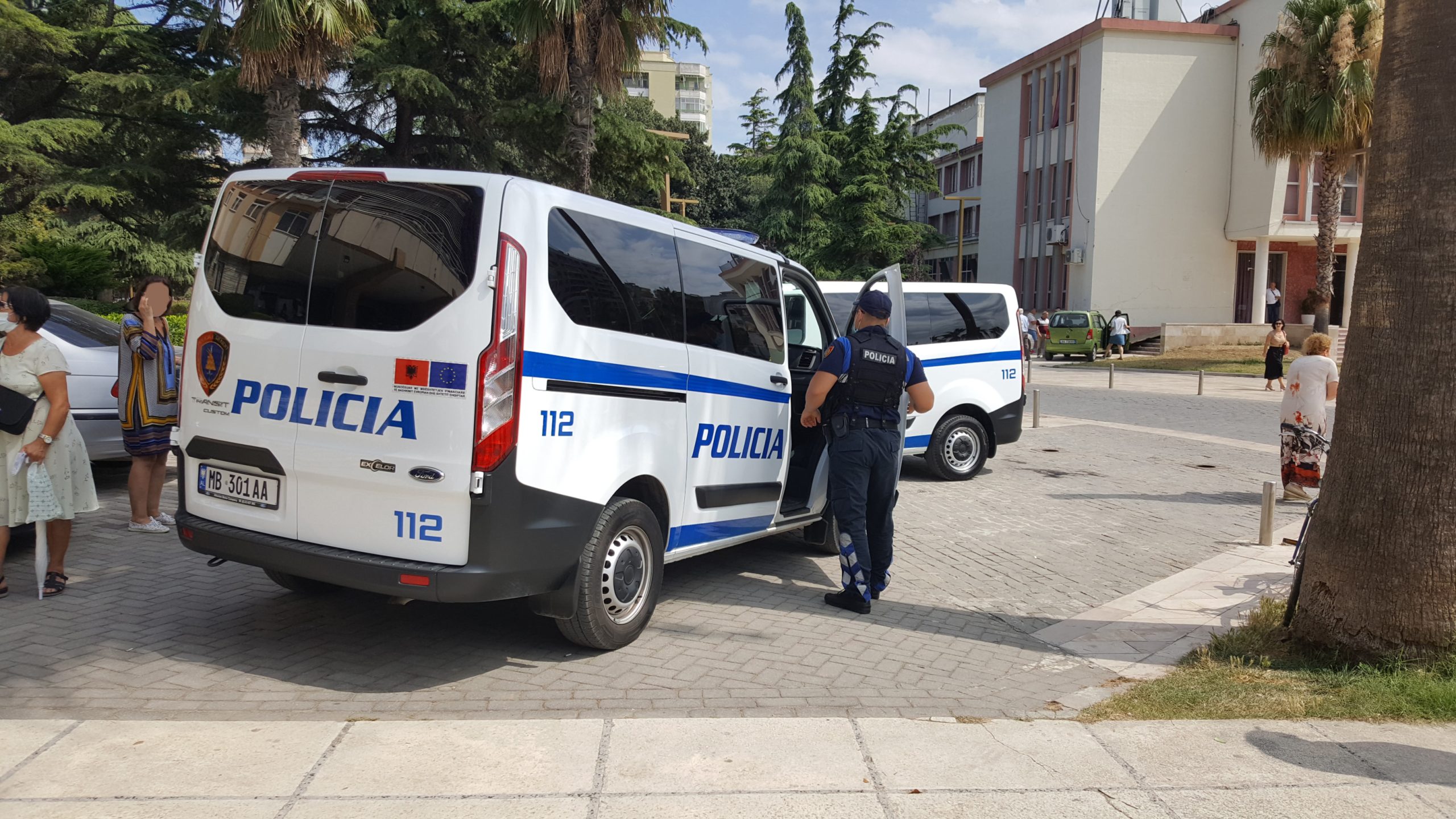 Policia arreston në flagrancë hajdutin e &#8230; grilave në Durrës