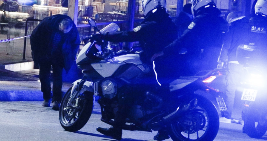 Tronditet Athina, shqiptari qëllon me armë ish-të dashurën, vëllain e saj dhe një grek