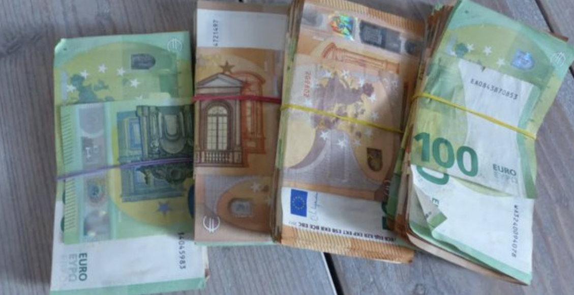 Gruaja gjen çantën me mijëra euro të hënën e Pashkëve dhe e dorëzon në polici