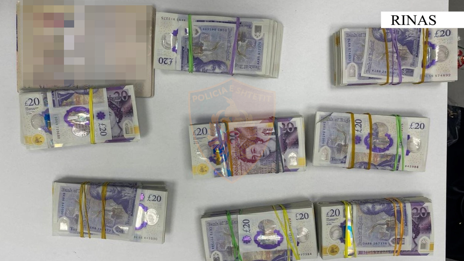 Fshehën secili në trup nga 20 mijë Paund në Rinas, procedohen penalisht anglezi dhe italiania