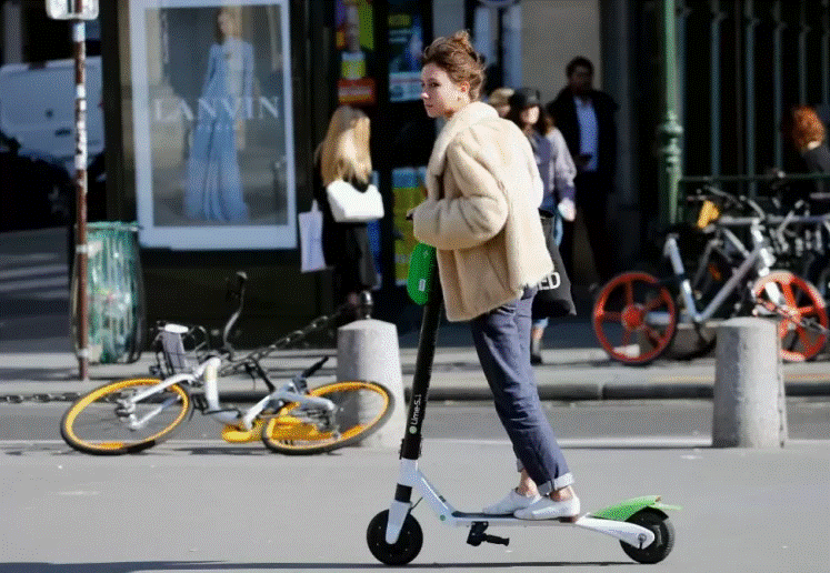 Parisi voton për të ndaluar përdorimin e skuterëve