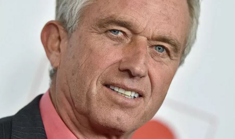 Nipi i John Kennedy shpall kandidaturën e tij për zgjedhjet presidenciale në SHBA, sfidon hapur Joe Biden