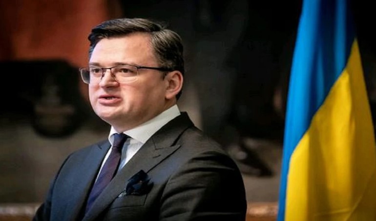 Trupat ruse filmojnë aktin e tmerrshëm “duke prerë kokën e të burgosurve ukrainas”, ministri Kuleba: Sulmi, i njëjtë me veprimet e ISIS!