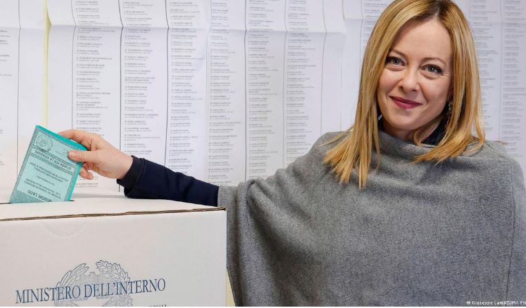 Italia ndalon anglicizmat, gjoba të rënda për shkelësit