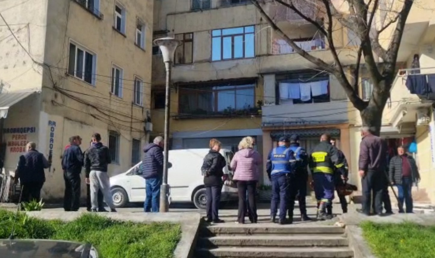 Shpërthen bombola e gazit në një banesë në Pogradec, dy të moshuarit po pinin kafenë