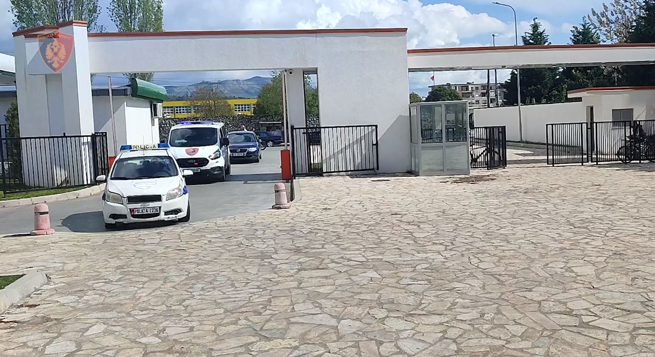 3200 euro për një deftesë, arrestohet drejtori i shkollës 9-vjeçare