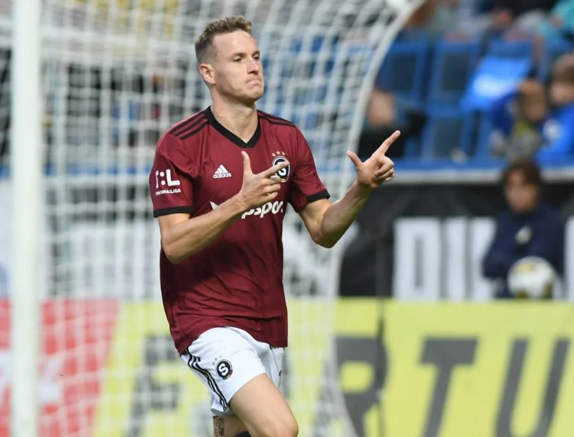 Sparta e Pragës përjashton futbollistin homoseksual, ja arsyeja