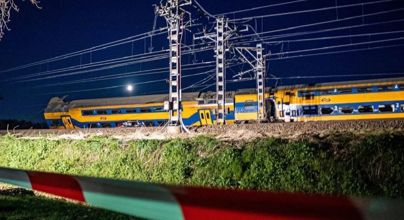 Treni përplaset me vinçin, një i vdekur e dhjetëra të plagosur në Holandë