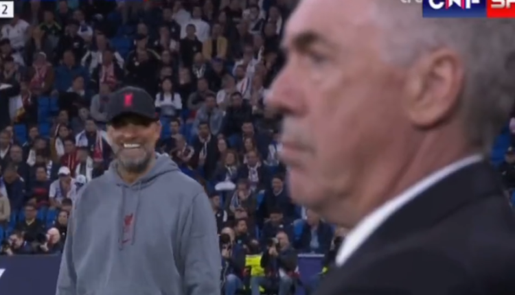 “Turp që anglishtja nuk është gjuha ime amtare”! Klop i kthehet gazetarëve dhe kritikëve: Nuk jemi më të dobët se vjet, thjesht po luajmë keq