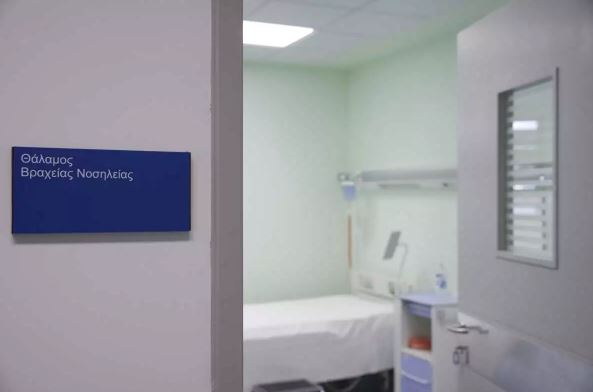 Po udhëtonte me babain nga Shqipëria drejt Greqisë, 17-vjeçarja shqiptare humb ndjenjat në rrugë, ndërron jetë në…