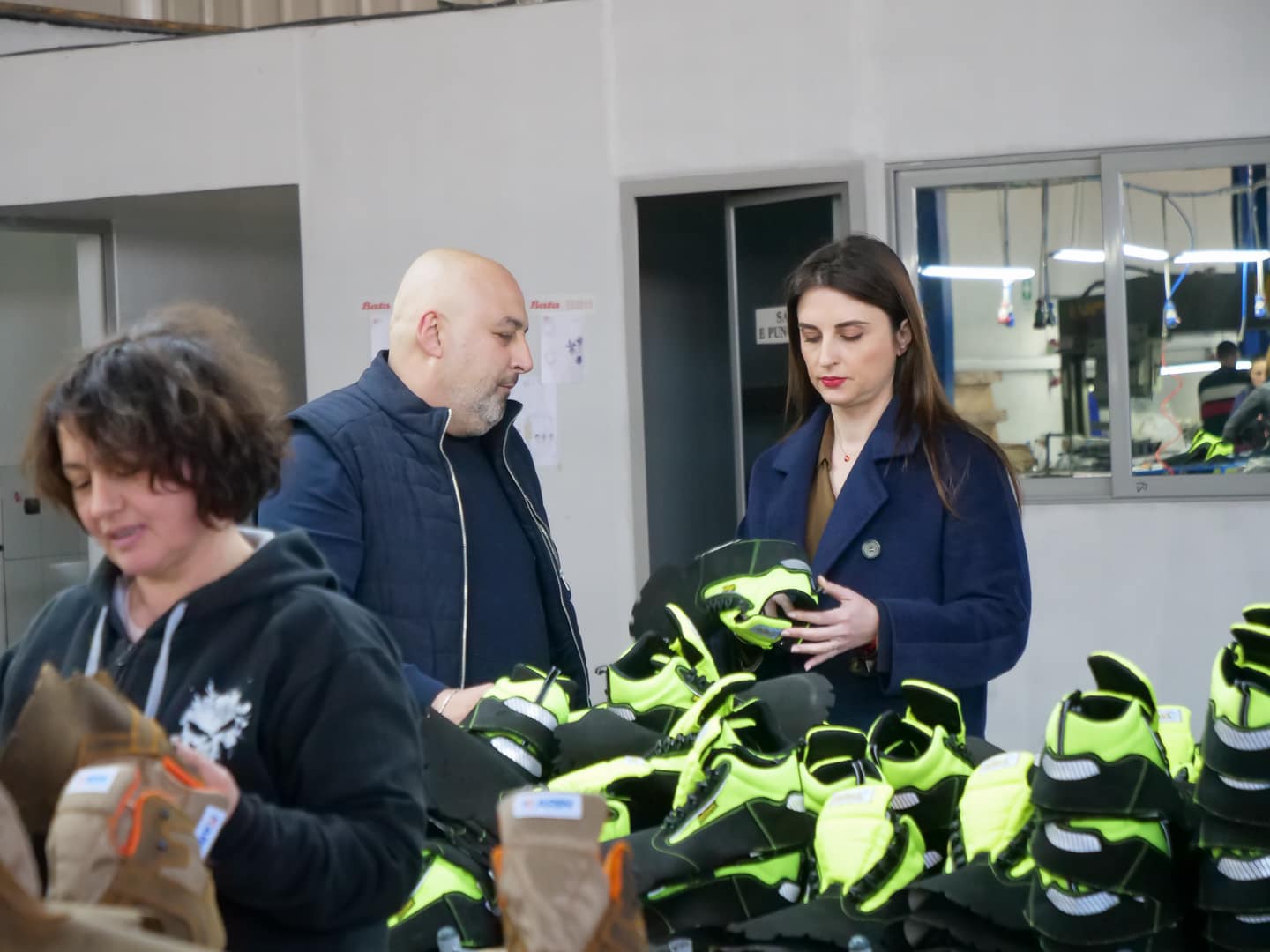 Sako vazhdon me takimet në fasoneritë e Durrësit: Mbështetja e grave, shumë e rëndësishme për realizimin e detyrave tona