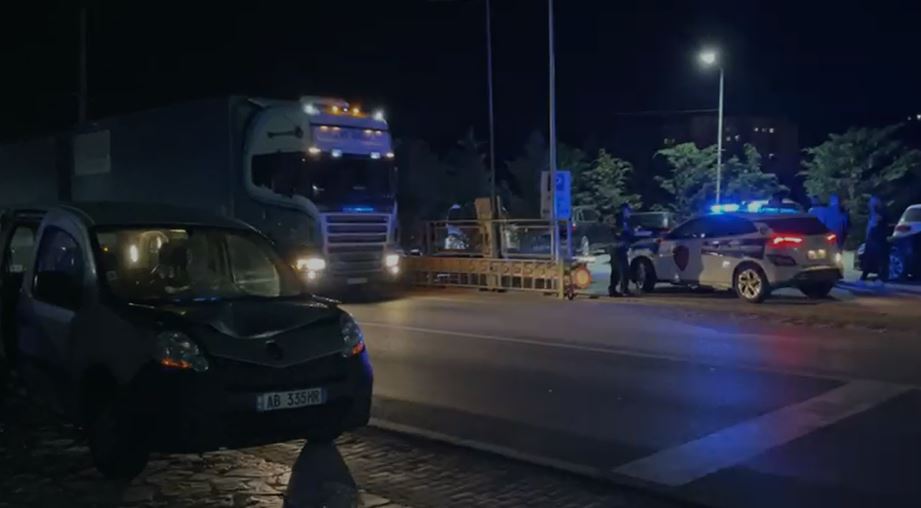 Aksident i dyfishtë, dy të plagosur dërgohen me urgjencë në spitalin e Traumës