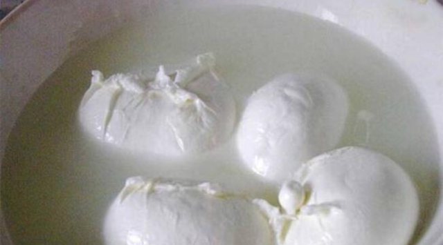 Vajza 6-vjeçare mbytet duke ngrënë mozzarella në Itali