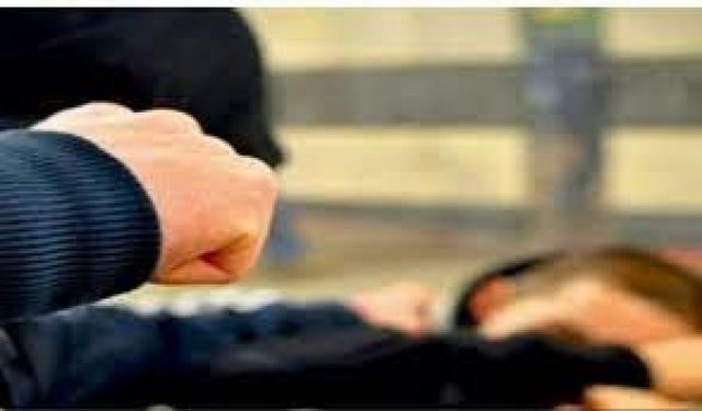 Goditi kolegun me grusht dhe i mori celularin, arrestohet 35-vjeçari në Tiranë