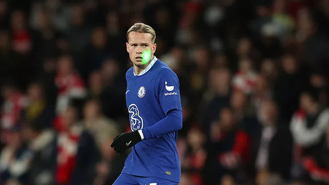 Drejtoi lazerin në fytyrën e Mudryk, arrestohet tifozi i Arsenalit