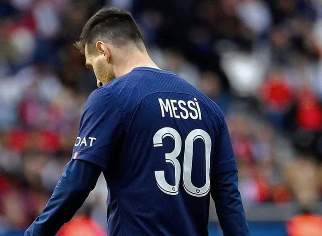 Kaos në Paris, tifozët kundër Messit, lojtari zyrtarizon largimin