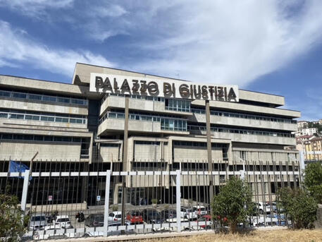 Shkatërrohet banda e drogës në Itali, 15 të arrestuar, mes tyre 10 shqiptarë. Investonin në Shqipëri