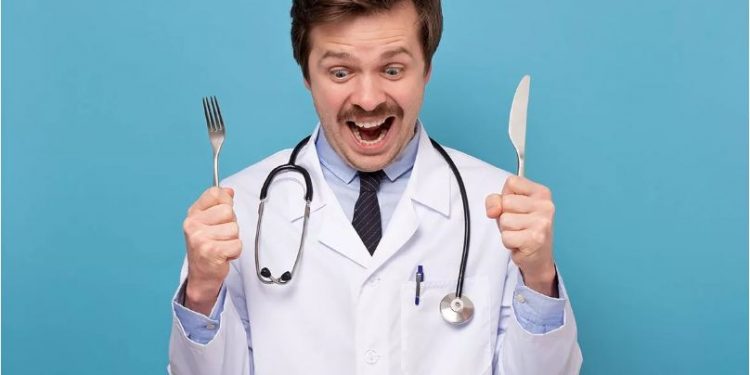 Pesë ushqime që një gastroenterolog nuk i vendos kurrë në pjatën e tij