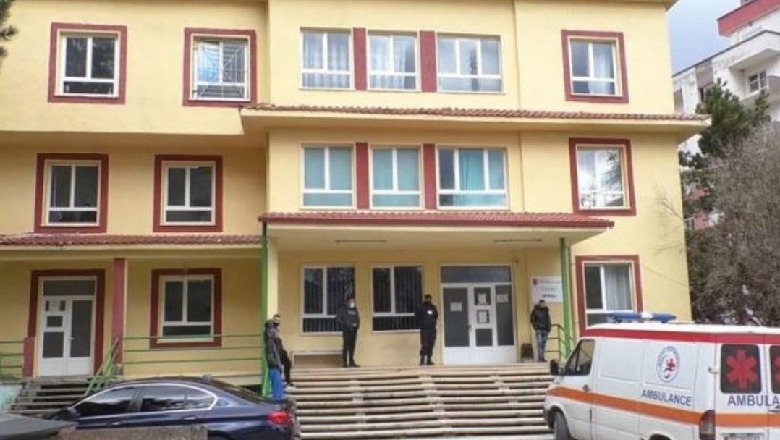 E rëndë, 35-vjeçari ndërron jetë në ambientet e një banke