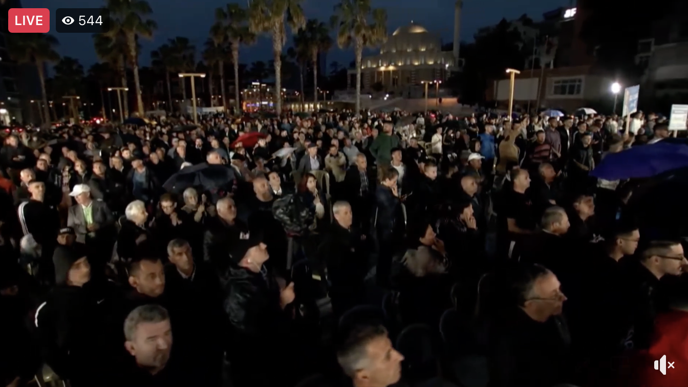 Takimi përmbyllës i fushatës së Carës në Durrës, mungon Ferdinand Xhaferaj