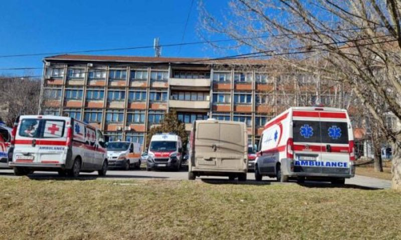 Përplasjet në kufi/ Lëndohen disa qytetarë, vjen reagimi urgjent nga spitali Mitrovicës Veriore