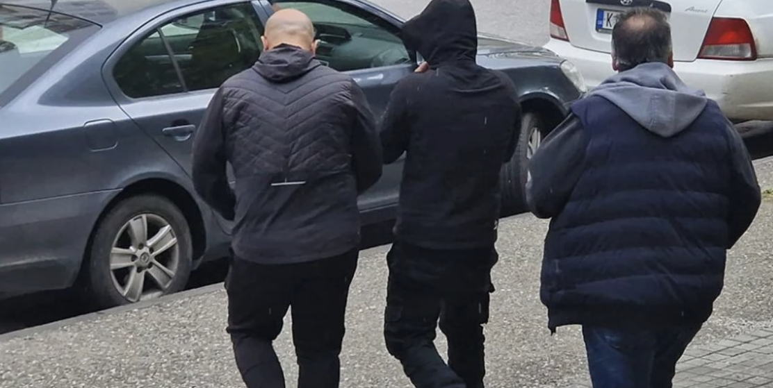 Ky është shqiptari që rrahu barbarisht adoleshentin grek pse kishte veshur bluzën e skuadrës kundërshtare