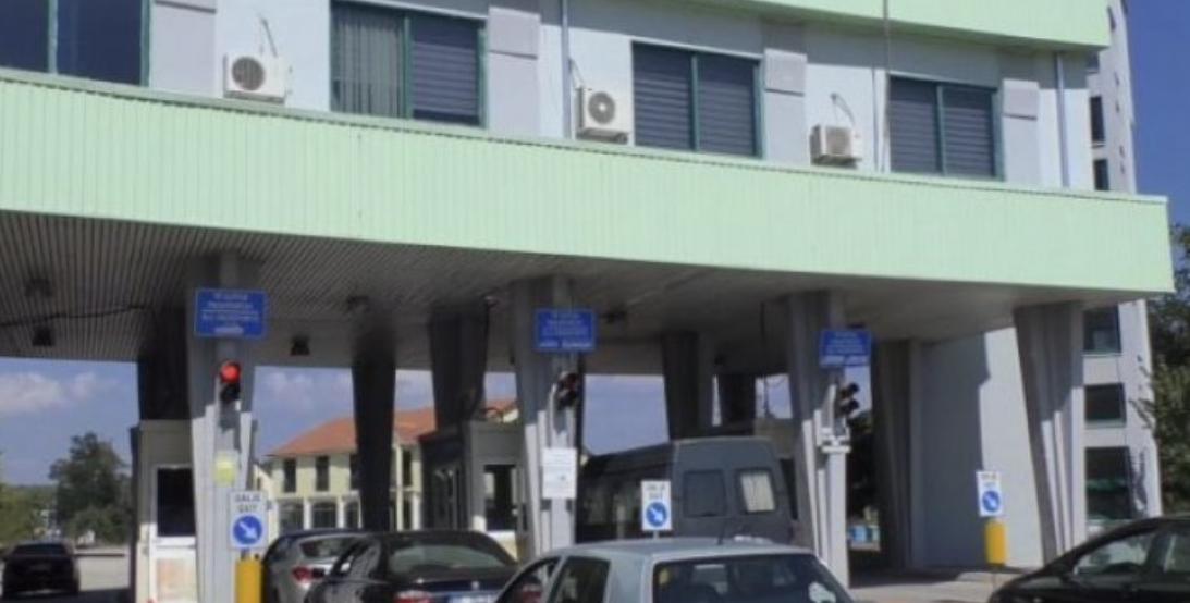 EMRI/ Tentoi të kalonte adoleshenten drejt Maqedonisë së Veriut ilegalisht, në pranga 37-vjeçari