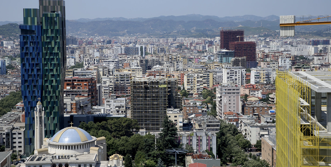 Këshilli i Ministrave miraton projektligjin: Kullat e sekuestruara do të shiten në ankand, çfarë ndodh me blerjet e qytetarëve