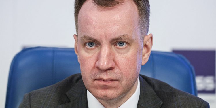 Zv.ministri rus vdes në rrethana misterioze gjatë udhëtimit me avion