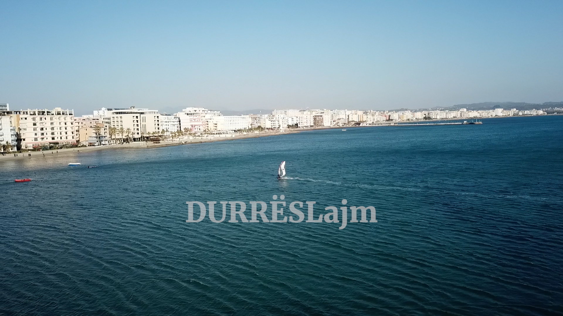 Durrësi premton një sezon të suksesshëm, për herë të parë chartera edhe nga ky vend evropian (VIDEO)