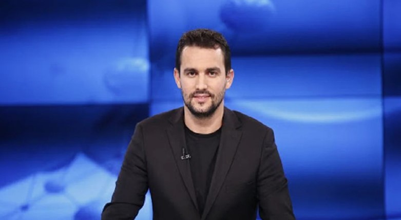 Merr flakë në lëvizje makina e Adriatik Lapajt