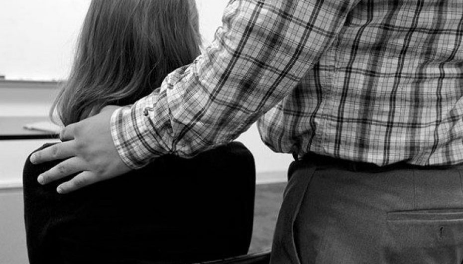 Kreu veprime të turpshme ndaj të miturës, arrestohet 59-vjeçari