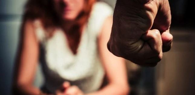 Dhunonte dhe kërcënonte me jetë bashkëshorten, 2 vite burg për 37-vjeçarin shqiptar në Itali