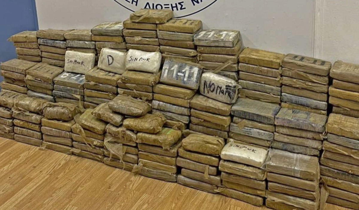 Sekuestrohen 100 kg kokainë në Greqi, droga mbërriti me kontejner në Portin e Selanikut