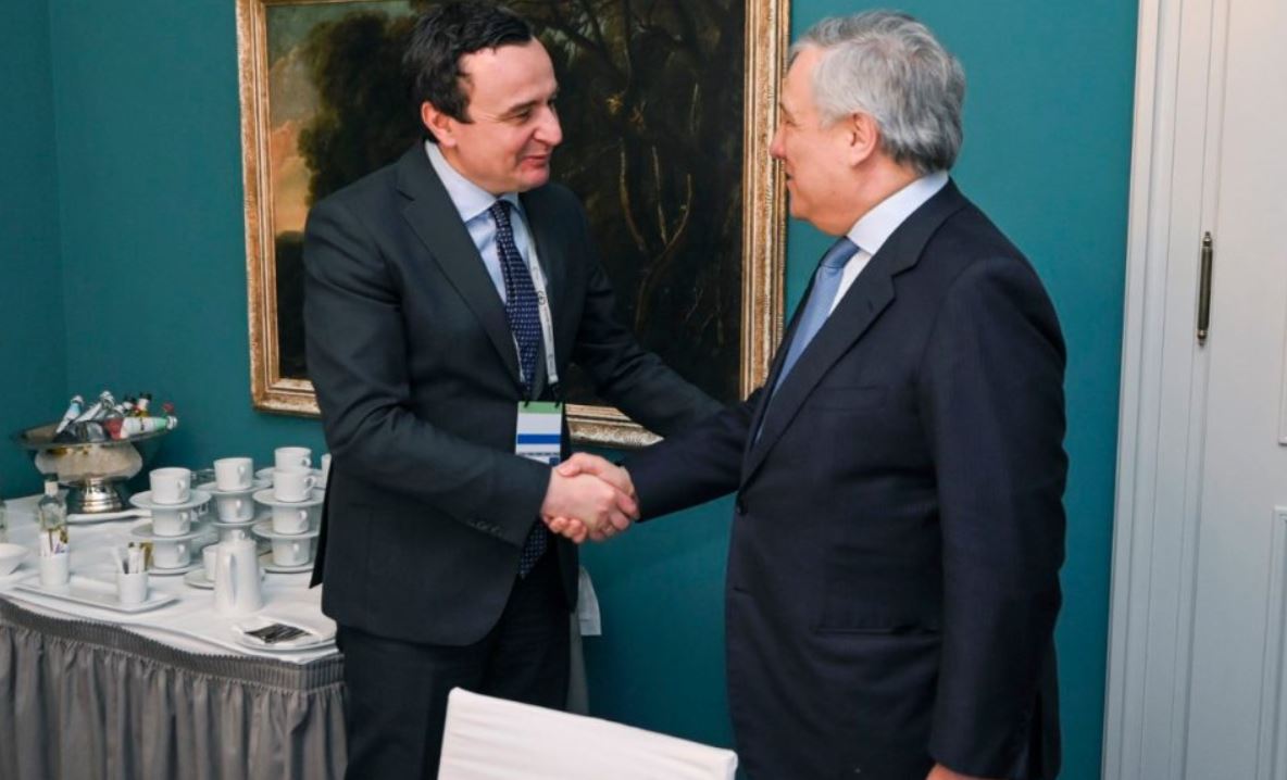 “Është koha që të qetësohet situata në veri”, Kurti bisedon me kryediplomatin italian