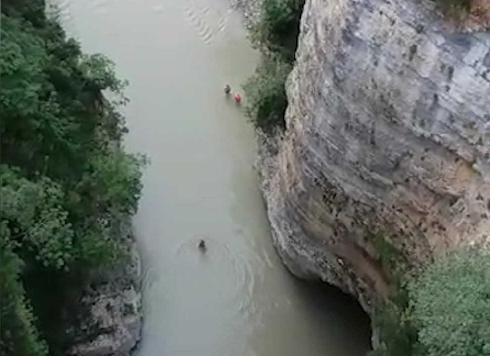 Hyri në lumin Osum për të notuar, por e mori rrjedha! Gjendet pas 3 ditësh trupi i pajetë i turistit holandez