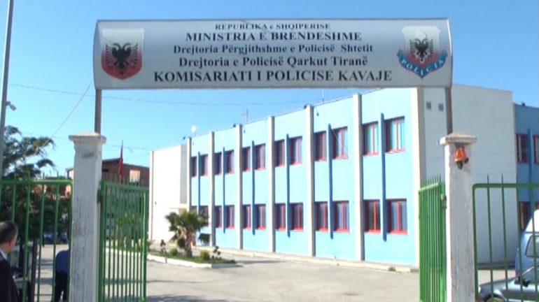Vrasja në Kavajë, policia njoftim zyrtar: Janë ngritur pika kontrolli, shkak  hakmarrja
