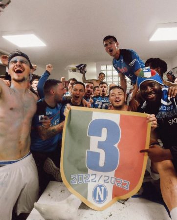 33 vite pritje, Napoli feston titullin e tretë në histori. Rrahmani një histori frymëzuese