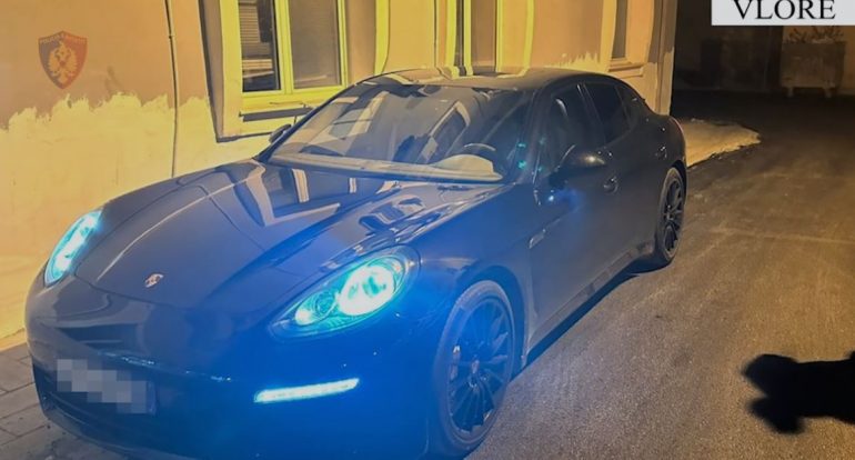 Qarkullonin me mjetin luksoz pa leje, arrestohet 20-vjeçari i shpallur në kërkim, shoqërohet shoferi 17-vjeçar