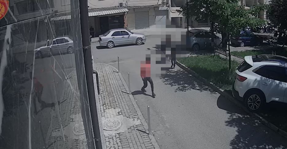 Vidhte në mes të ditës me dhunë në Durrës, kapet dhe hajduti tjetër serial në kërkim (VIDEO)