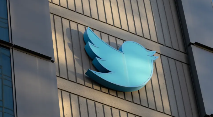 Shefja e departamentit të sigurisë në Twitter jep dorëheqjen