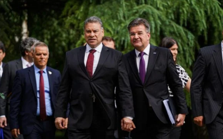 Rifillimi i dialogut/ Lajçak e Escobar sot me diskutim publik për Kosovën e Serbinë