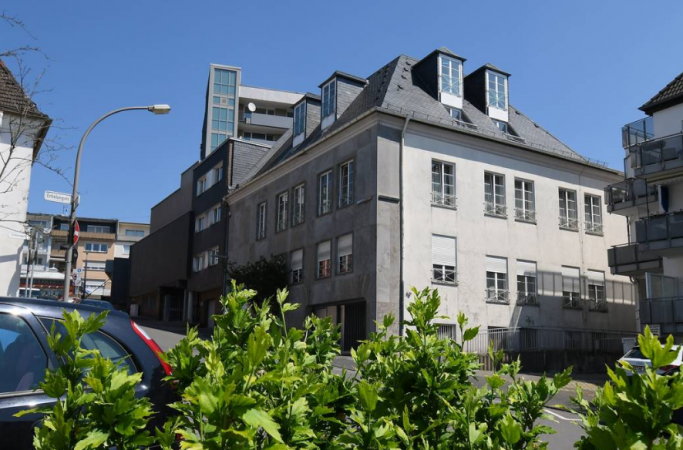 Shtëpi bari në mes të qytetit, aroma e fortë alarmon banorët, arrestohet 34-vjeçari shqiptar