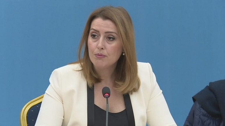 Arrestimi i sekretares për ryshfet, PD kërkon dorëheqjen e Manastirliut: Ka dijeni për rastin, SPAK ta hetojë