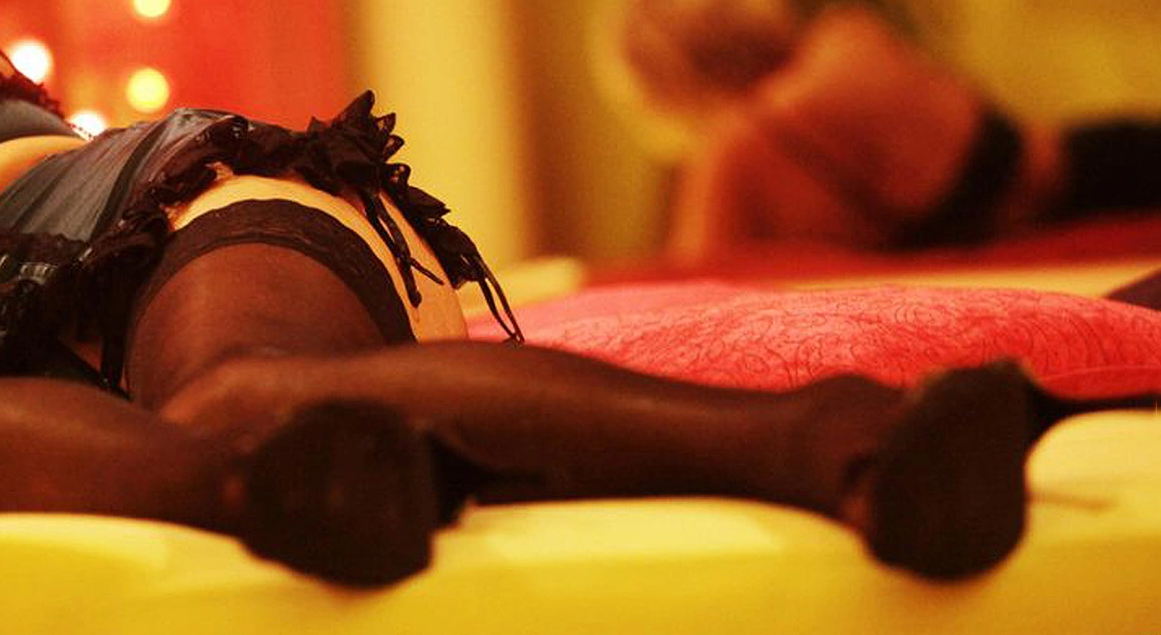 Një grua e varur në ballkon çoi policinë në gjurmët e bandës që trafikonte qënie njerëzore, e përbërë nga shqiptarë dhe bullgarë