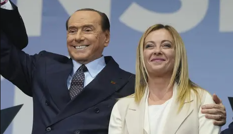 Miratohet “Reforma Berlusconi”, në Itali shpërdorimi i detyrës s’është më krim